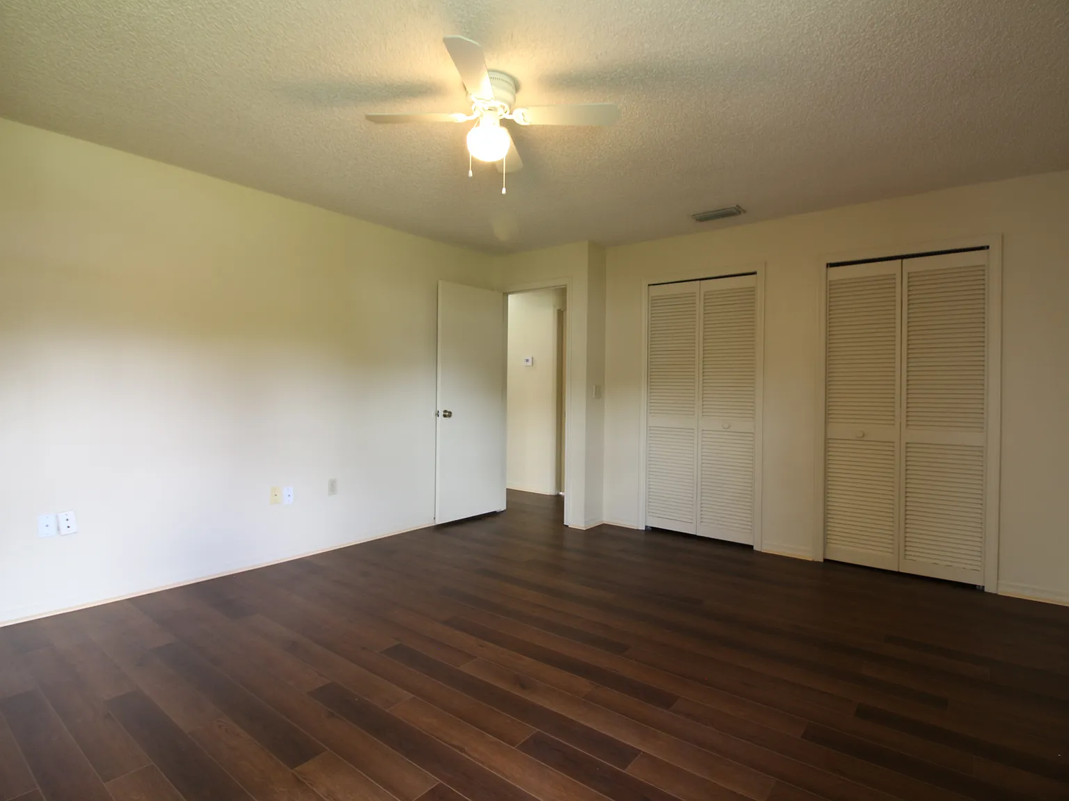 3 bed, 1300 sqft, $1,795 — Photo 1