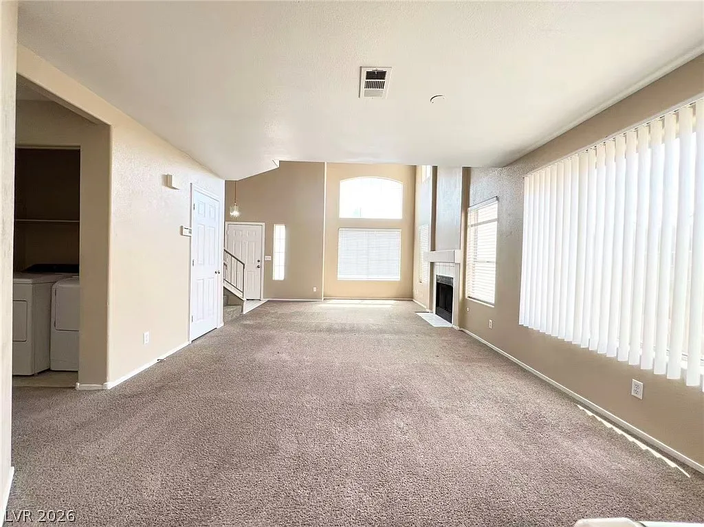 3 bed, 2.5 bath, 2097 sqft, $1,800 — Photo 3