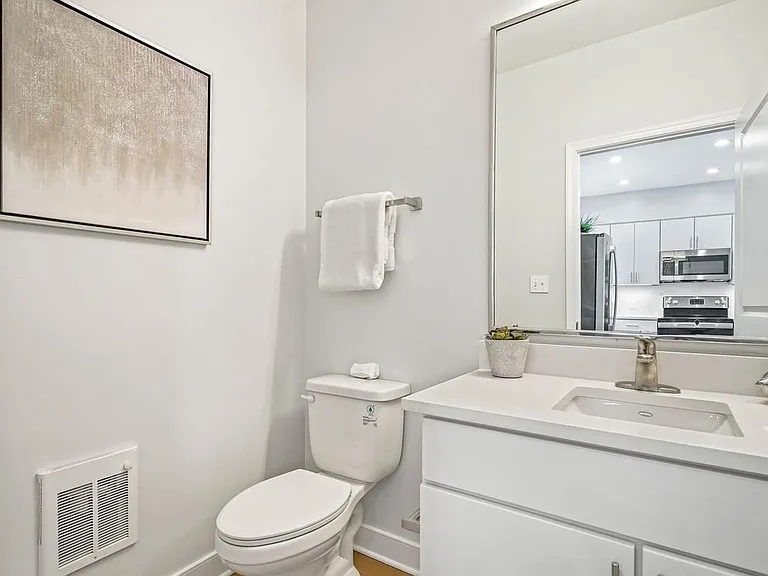 1023 Spring Rd NW #B — Photo 9