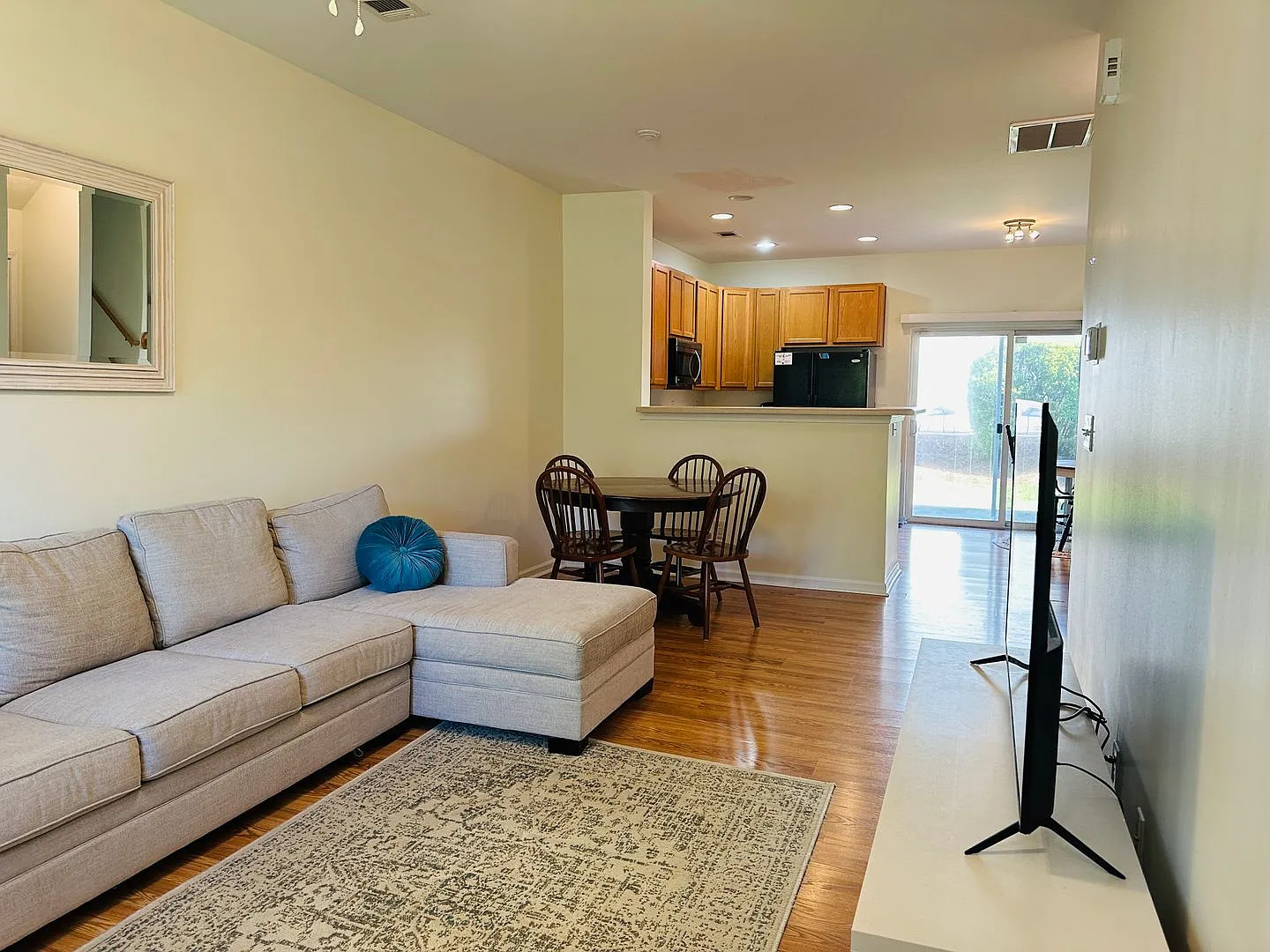 Two bedroom townhome with one car garage — Photo 2