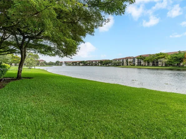 950 SW 138th Ave APT 413B, Pembroke Pines, FL 33027