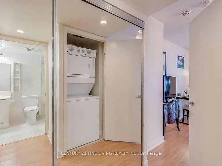 200 Victoria St #1317 — Photo 20