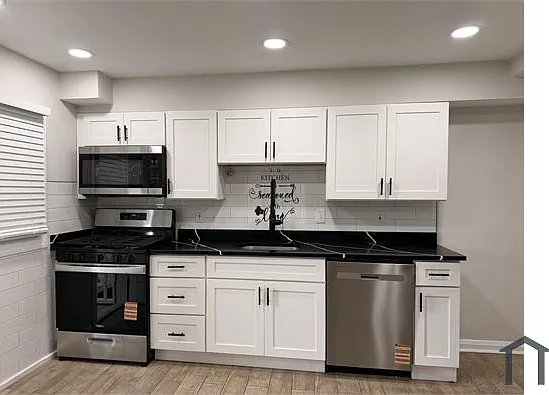 4 bed, 1500 sqft, $2,900 — Photo 2