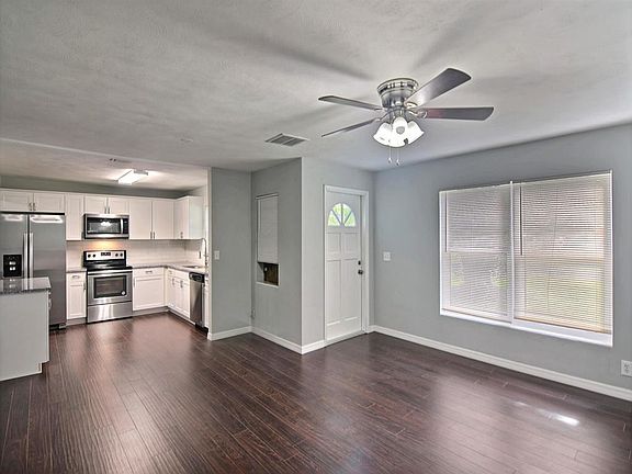 3rd image of 815 18th Ave