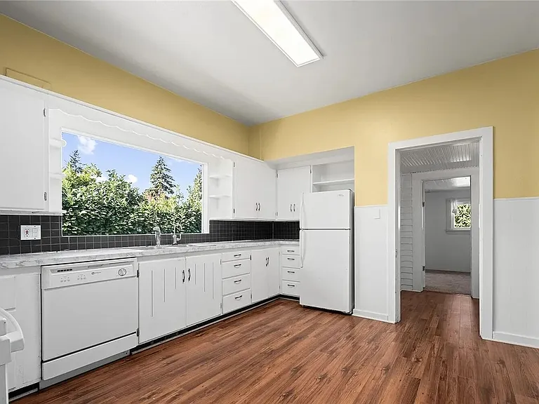 1502 E Maplewood Ave — Photo 4