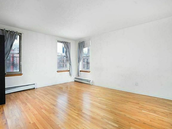 3rd image of 100 W 86th St APT 2C