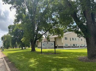 1319 24th St NW, Willmar, MN 56201