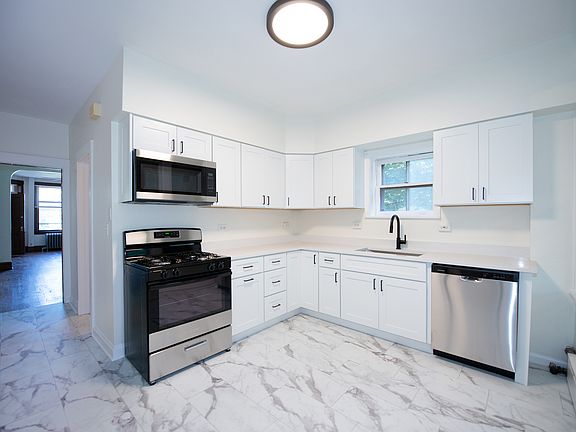 3rd image of 5051 W Berenice Ave #1
