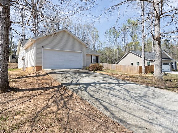 5th image of 107 Brookside Cir