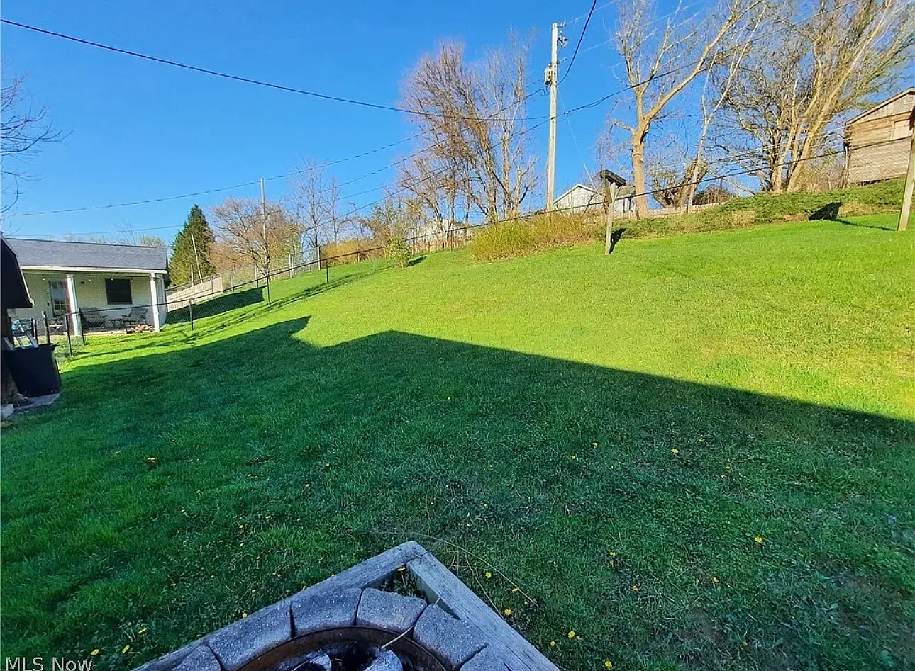 3 bed, 1.5 bath, $1,650 — Photo 3