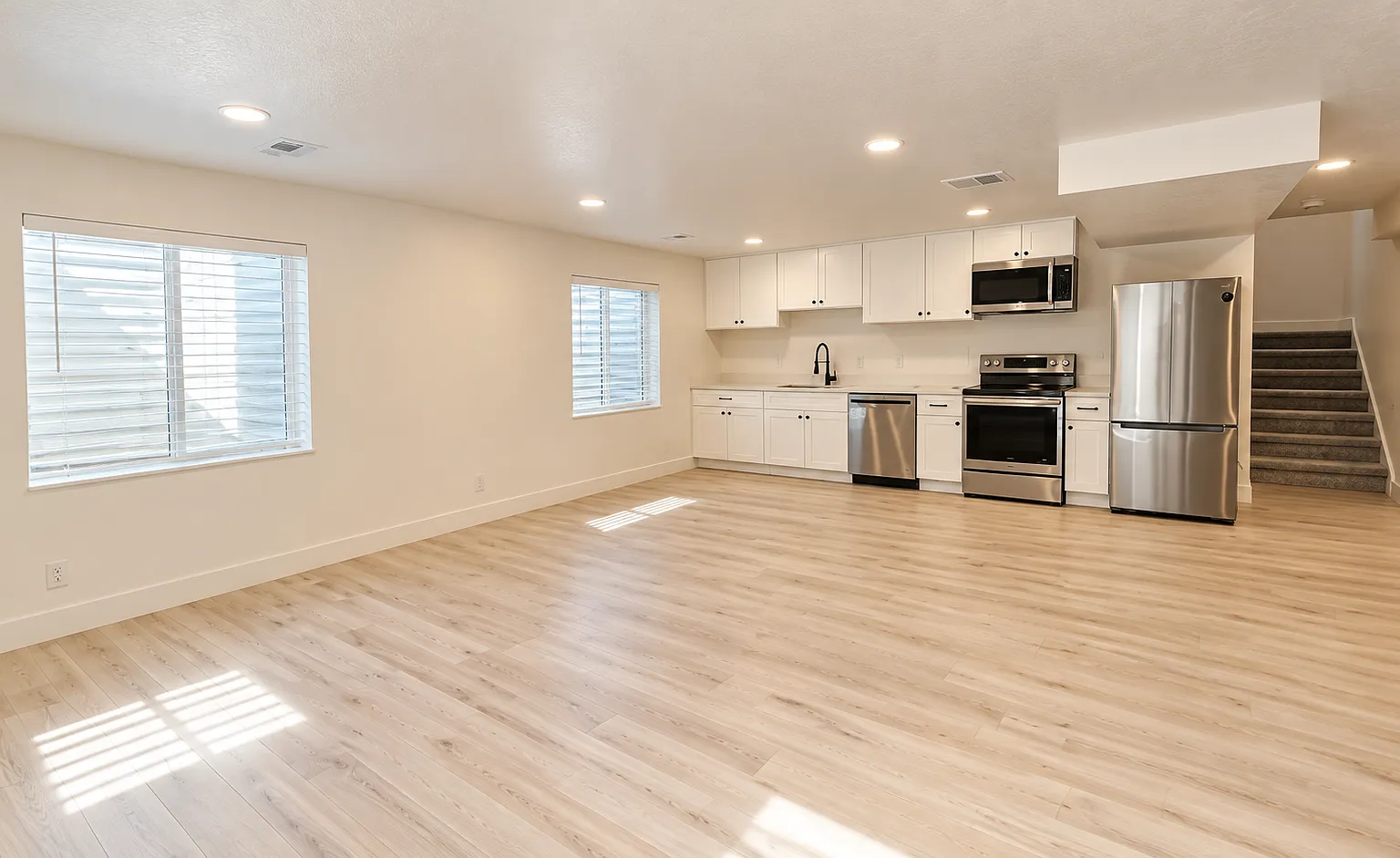 2 bed, 1200 sqft, $1,599 — Photo 2