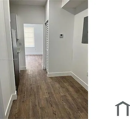 321 SW 9th Ave #3 — Photo 5