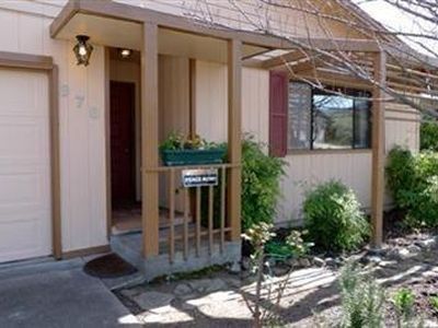378 Arnos St, Talent, OR, 97540