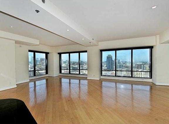 3rd image of 200 Harbor Dr Unit 2201