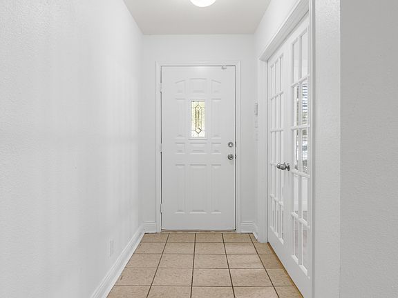 3rd image of 7854 Oakdale Park