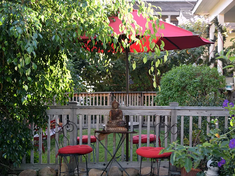 126 W De La Guerra St — Photo 14