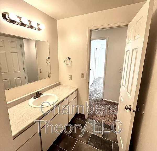 695 SE Centennial St #B — Photo 20