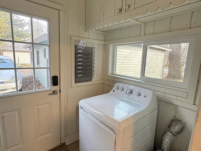 1503 E Elm Ave — Photo 6