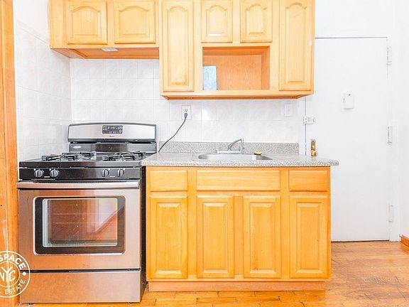 2nd image of 134 Boerum St #86L