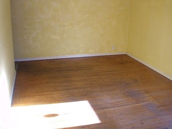 2nd image of 5562 Sunbury Ave