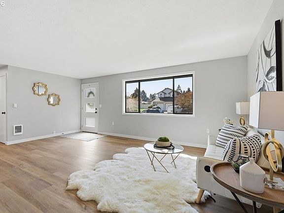 5th image of 9206 NE 75th St