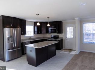 6025 Hannon Dr, La Plata, MD 20646