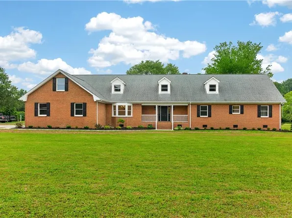 4516 Exeter Dr, Suffolk, VA 23434