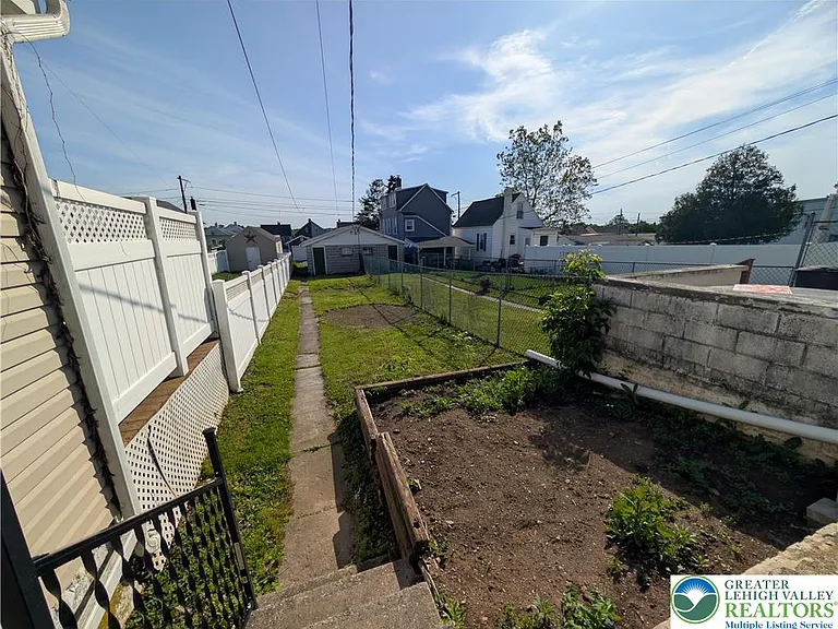 1108 3rd St — Photo 20