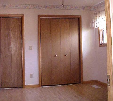 5th image of 221-225 Forestview Dr