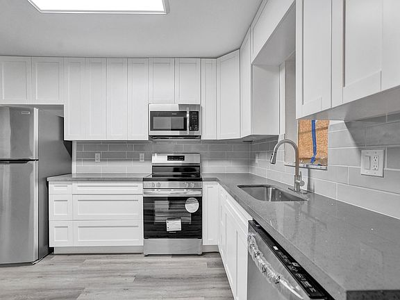 2nd image of 2551 Aragon Boulevard #108