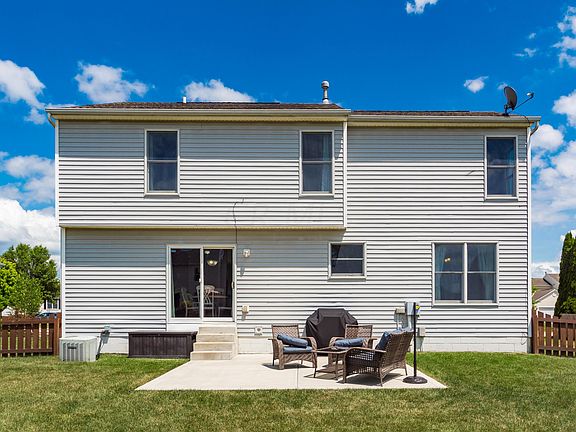 3rd image of 387 Sycamore Creek St