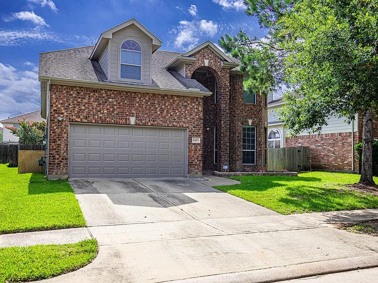 6411 Virginia Fields Dr — Photo 1
