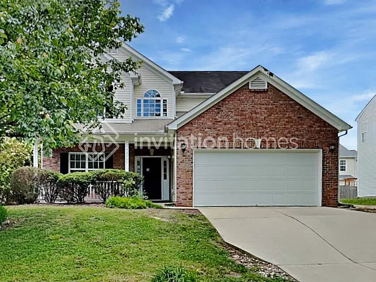 5720 Enoree Ln — Photo 1