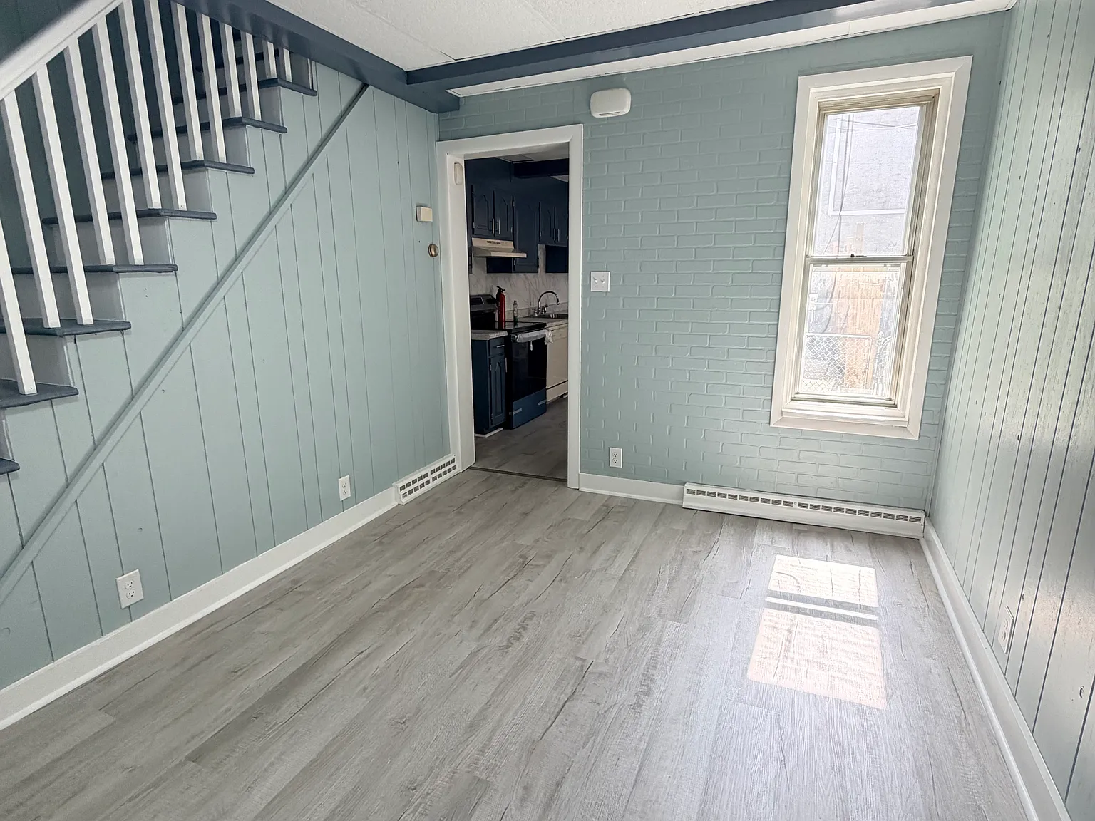 424 W Windsor St — Photo 4