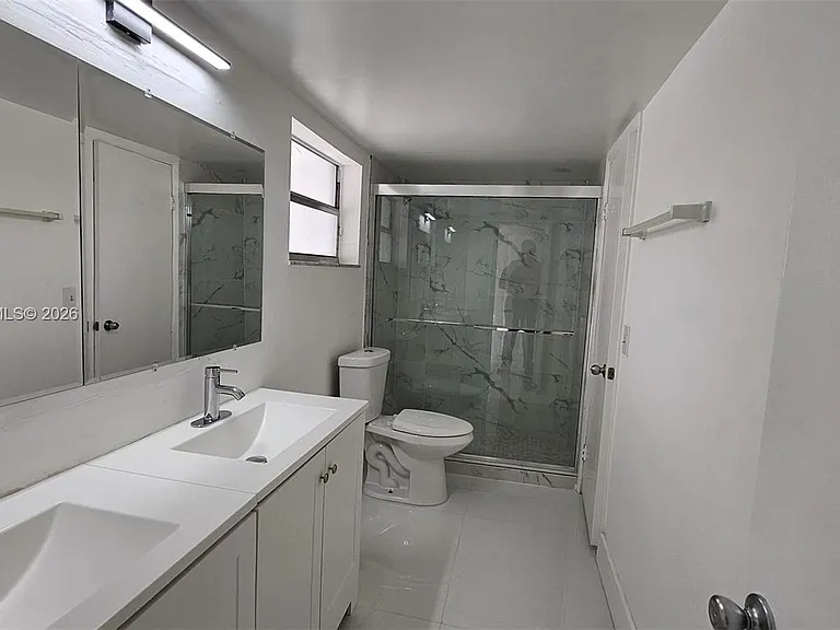 871 NE 195th St #204 — Photo 5