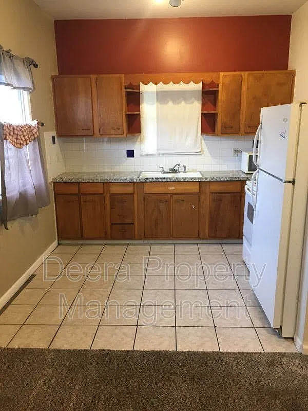1 bed, 1.0 bath, $800 — Photo 2