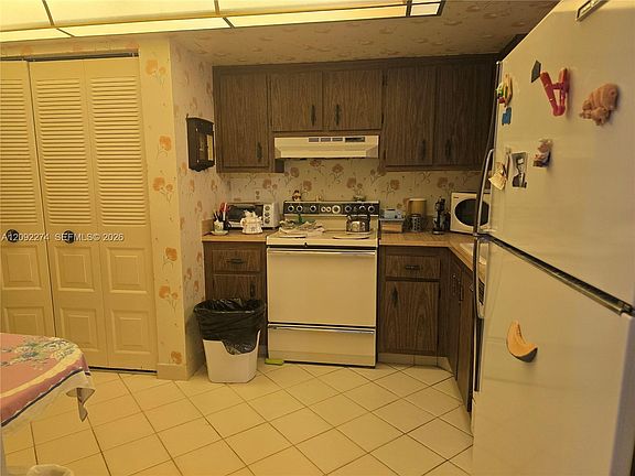 4th image of 7624 NW 18th St APT 304