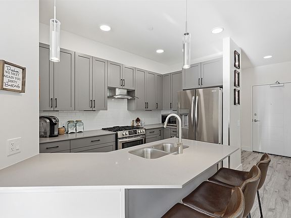 4th image of 651 Dunes Dr #204
