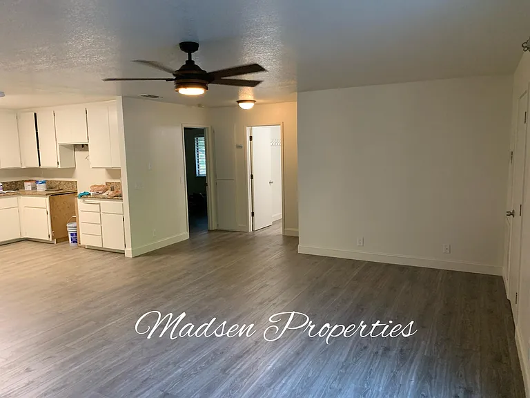 1340 West 4th Street - 4 — Photo 7