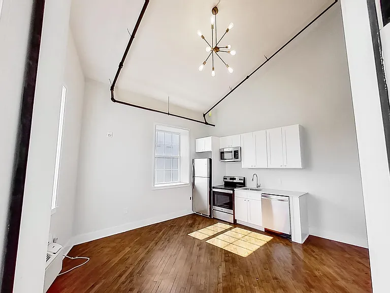 Fleetwood Lofts — Photo 20