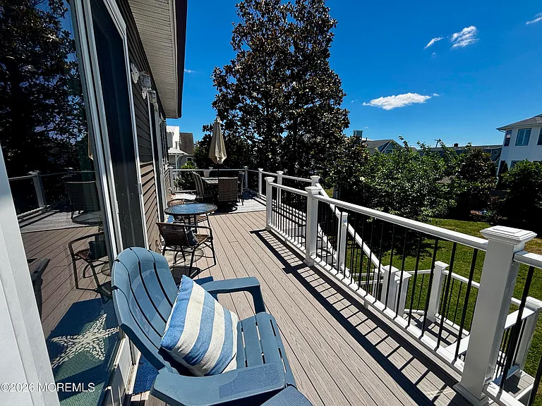 447 Main St E — Photo 18