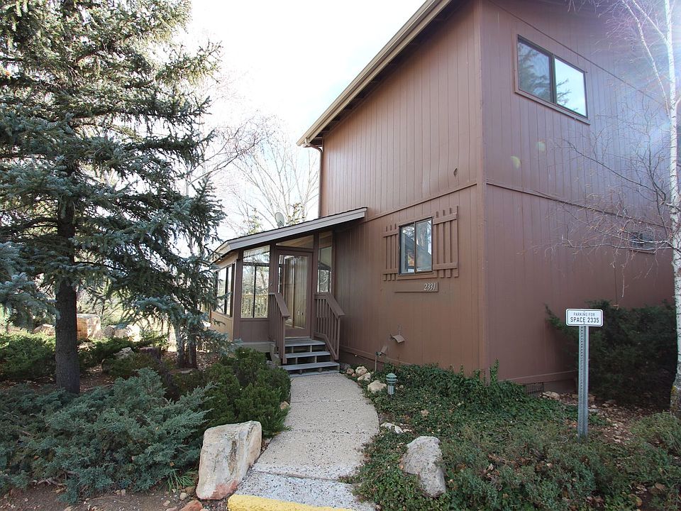 1st image of 2331 N Oakmont Dr