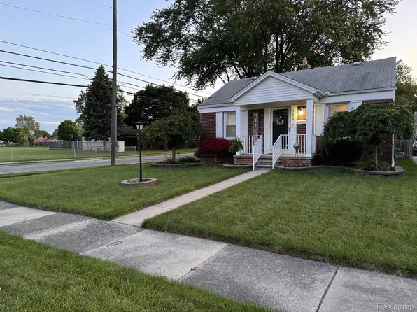 3050 W Dudley St, Dearborn, MI 48124