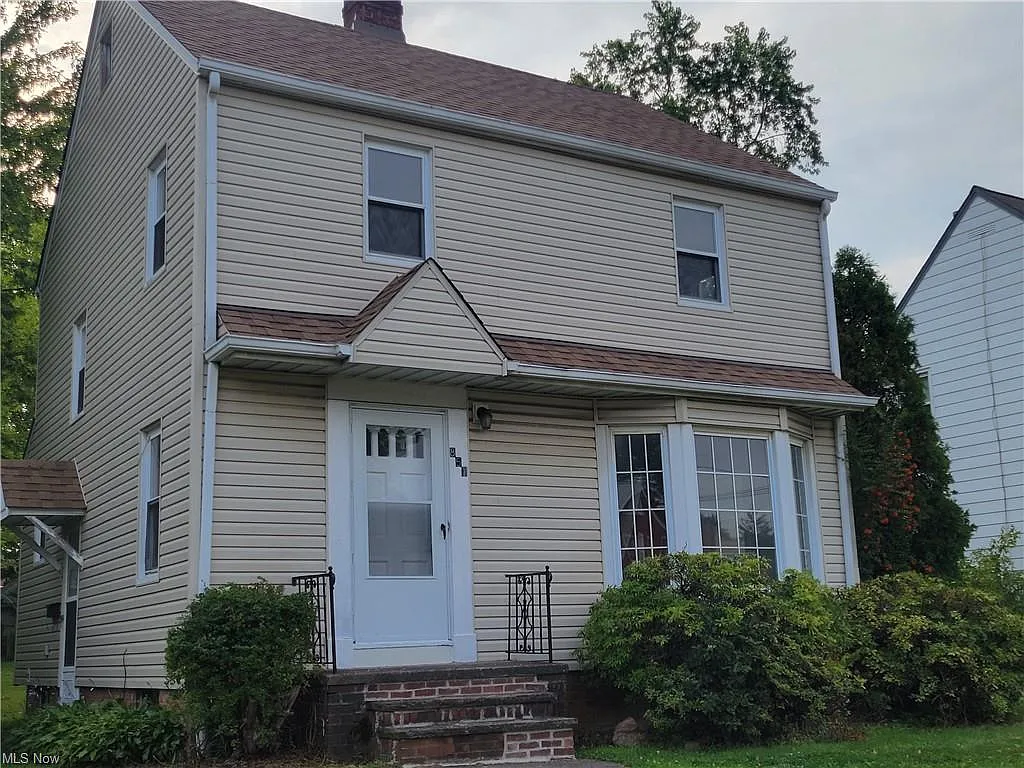 3 bed, 1196 sqft, $1,450 — Photo 1