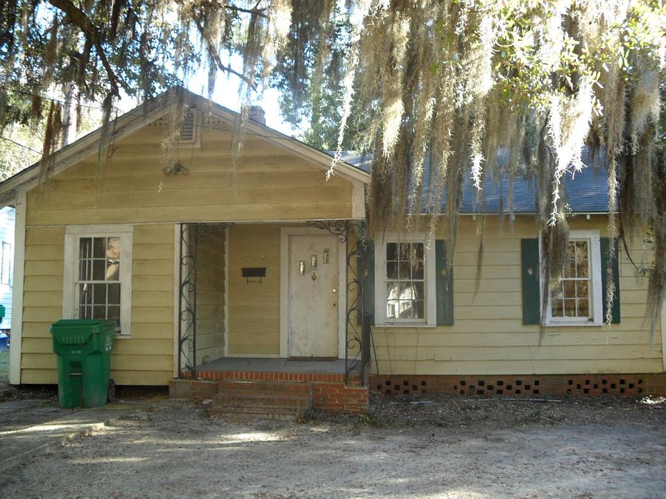 1st image of 209 W Ann St