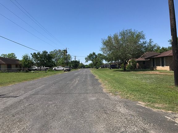 5th image of 236 Southwood Oaks Dr