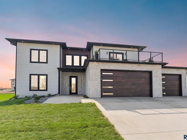 809 N Sylvan Dr, Sioux Falls, SD 57110