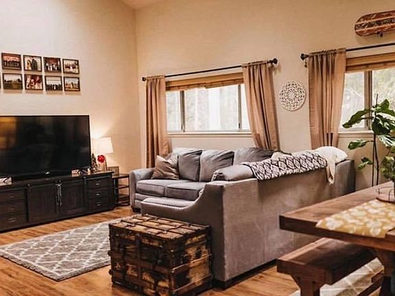 2nd image of 2544 Tanager Ln
