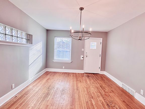 3rd image of 5529 Chippewa St #E