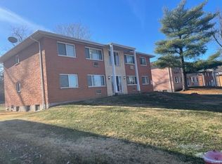 9920 Broadmoor Dr, Saint Louis, MO 63114